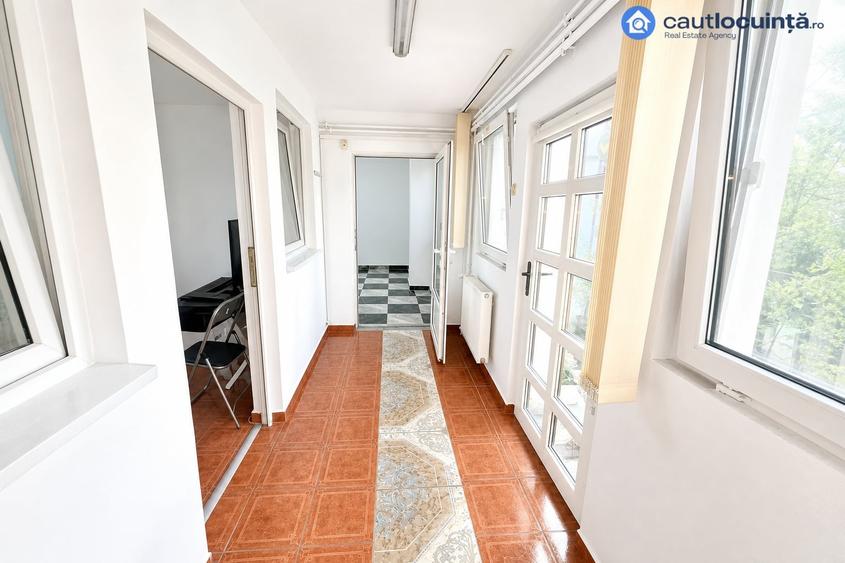Casă individuală cu 7 camere cu Canalizare în Rahova