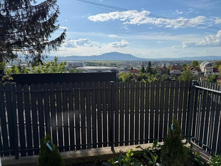 Apartament cu 2 camere semidecomandat în Brașovul Vechi