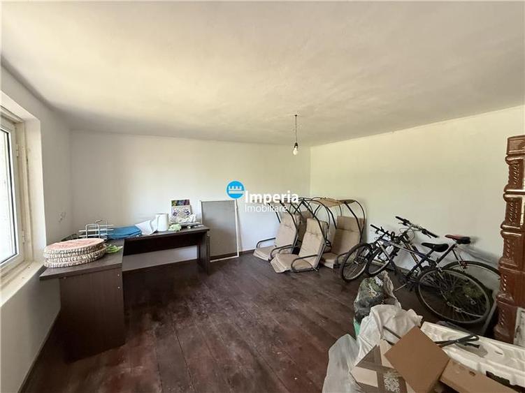 Casă individuală cu 3 camere cu Teren 4200 Mp în Mălăești