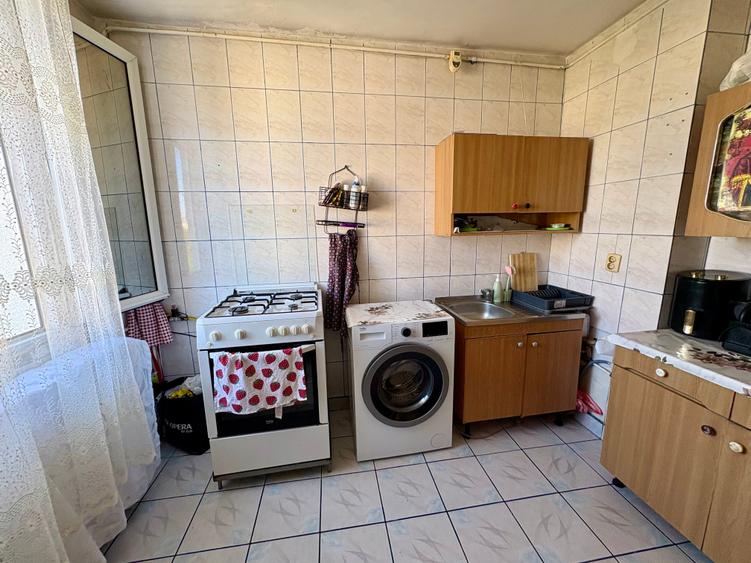 Apartament cu 2 camere decomandat în P-ța Reșița