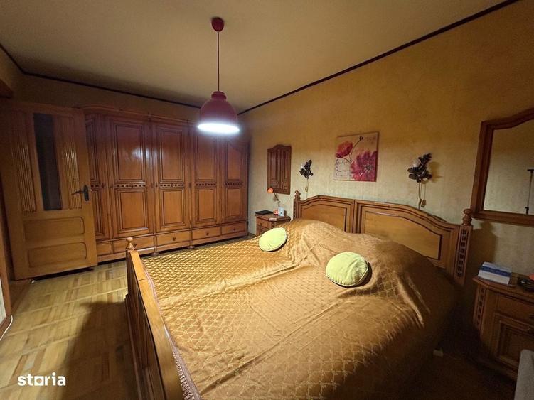 Apartament cu 4 camere decomandat în Sud