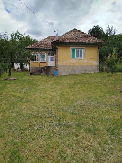 Casă cu Teren 3400 Mp în Mociu
