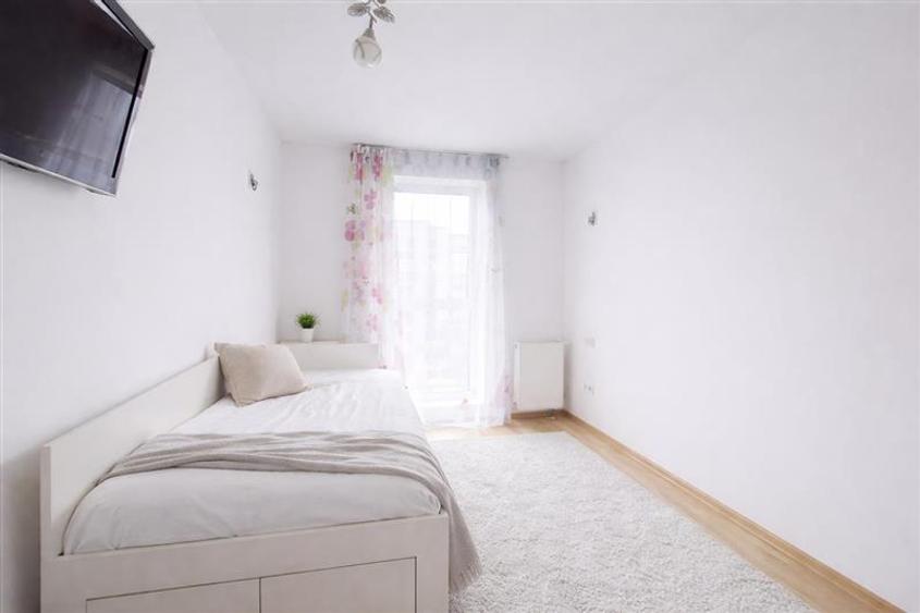 Penthouse cu 3 camere decomandat în Avantgarden