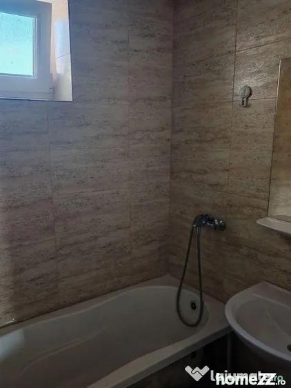 Apartament cu 3 camere decomandat în Peninsula