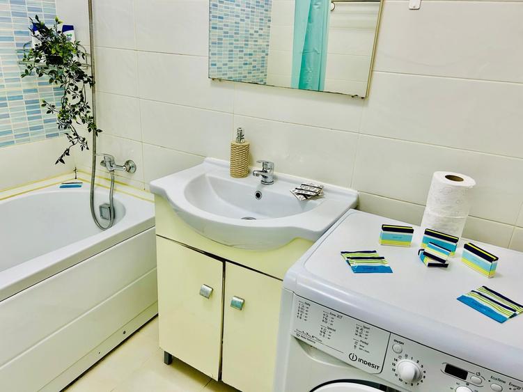 Apartament cu 3 camere semidecomandat în Ultracentral