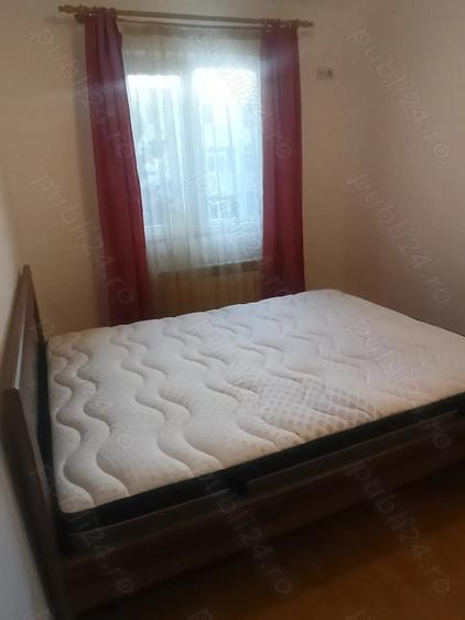 Apartament cu 3 camere semidecomandat în Groapa