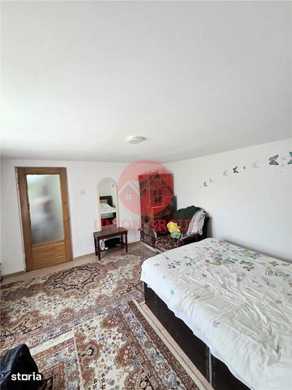 Casă cu 2 camere decomandat cu Teren 988 Mp în Vadu
