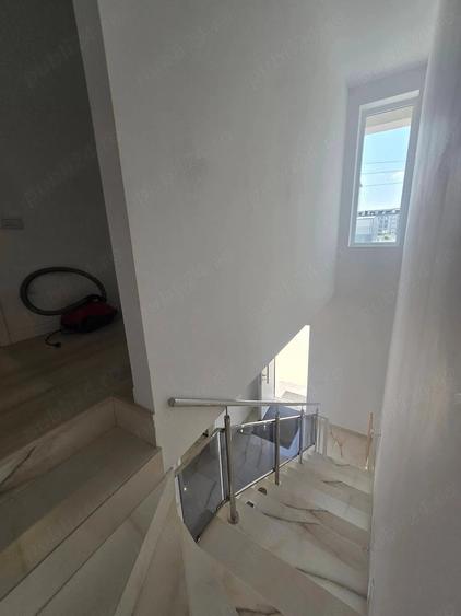 Casă cu 3 camere cu Teren 100 Mp în Dobroești