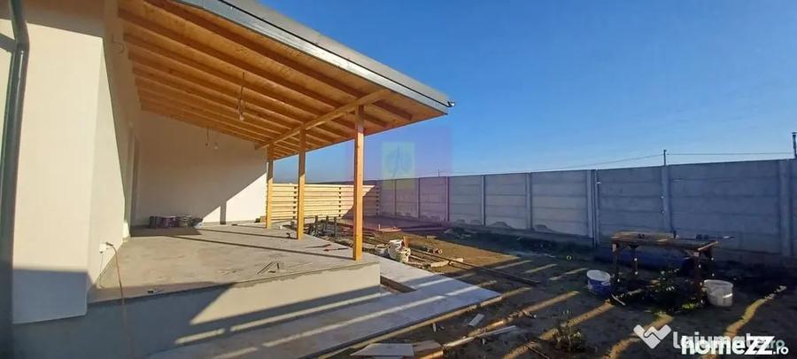 Casă cu 4 camere cu Teren 478 Mp în Săbăreni