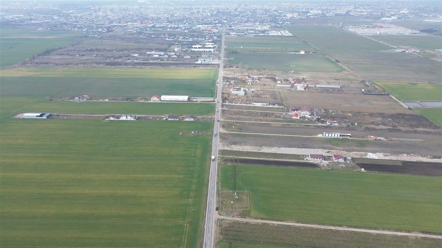 Teren Construcții intravilan de 5233 mp, în Est