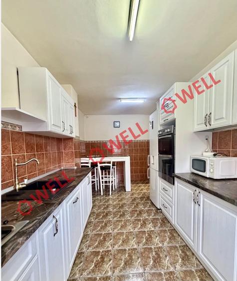 Apartament cu 4 camere în Tractorul
