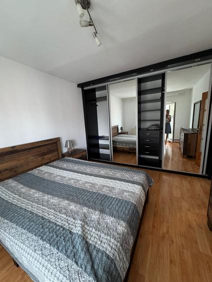 Apartament cu 3 camere decomandat în 13 Septembrie