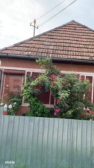 Casă cu 2 camere cu Teren 624 Mp în Deda