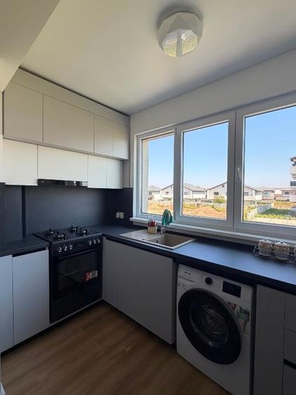 Apartament cu 3 camere decomandat, mobilat în Haliu