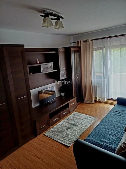 Inchiriez apartament 2 camere, decomandat, Etaj 2, Marinex