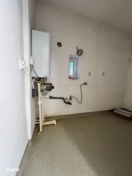 Spațiu comercial, de 230 mp, în Gruia