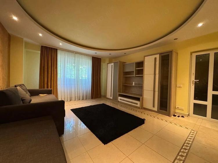 Garsonieră decomandată în Splaiul Unirii