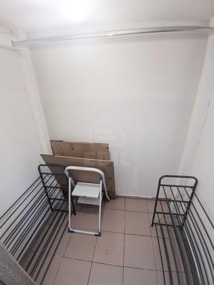 Apartament cu 3 camere semidecomandat în Semicentral