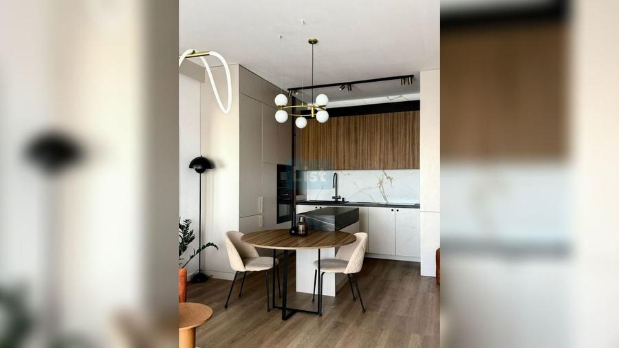Apartament cu 2 camere semidecomandat, mobilat în Florești