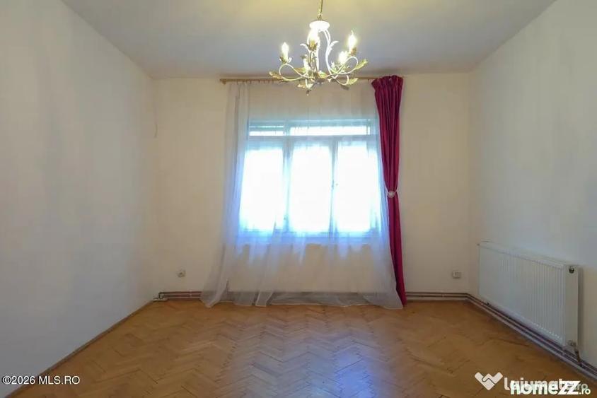 Casă cu 11 camere cu Teren 535 Mp în Freidorf