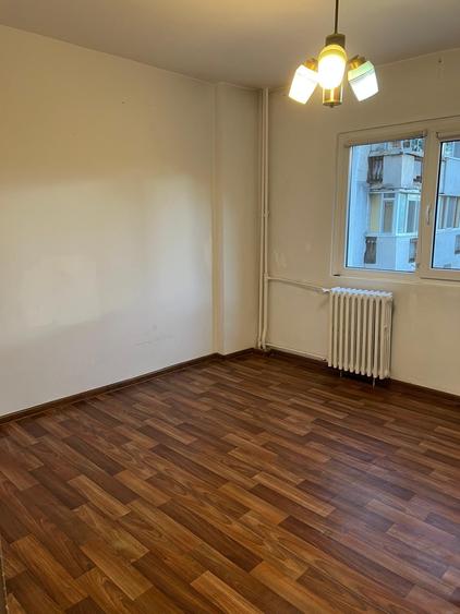 Apartament cu 2 camere decomandat în Republicii