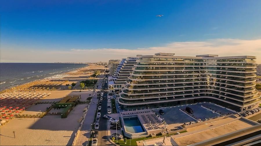 Apartament cu 3 camere decomandat în Mamaia-Sat