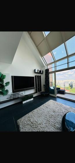 Apartament cu 3 camere decomandat în Vitan