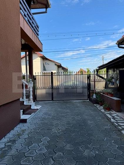Casă individuală cu 6 camere cu Canalizare în Simeria