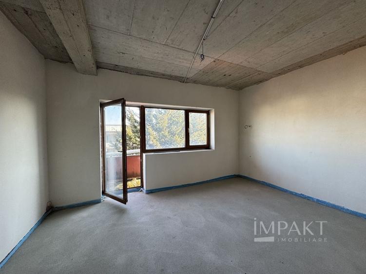 Duplex cu 8 camere cu Canalizare în Bună Ziua