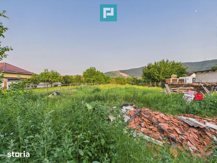 Casă cu 3 camere decomandat cu Teren 1197 Mp în Central