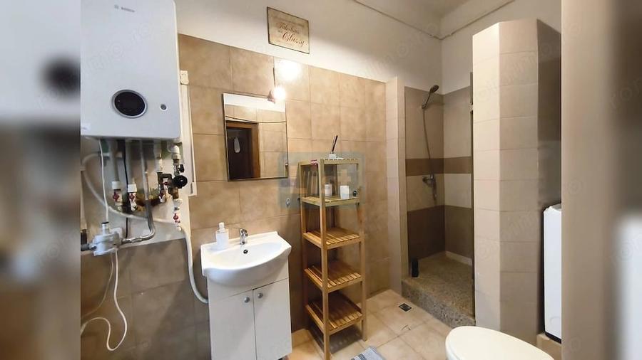 Apartament cu 4 camere semidecomandat în Ultracentral