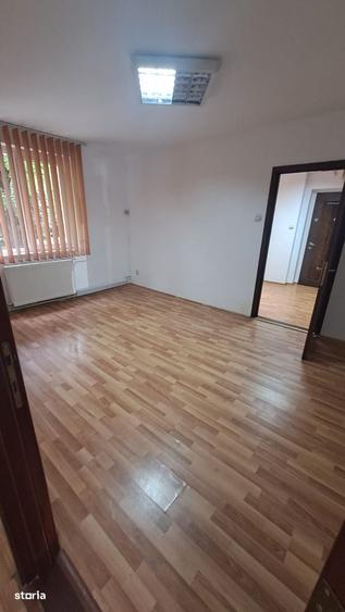 Spațiu comercial, de 90 mp, în Central