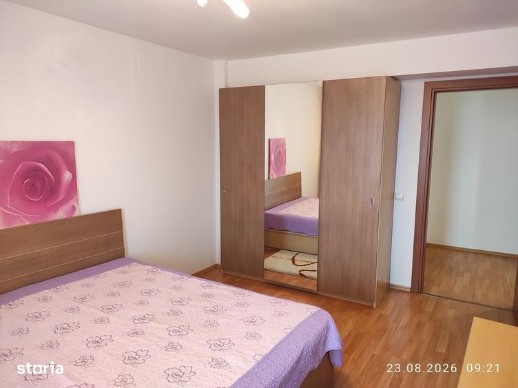 Apartament cu 3 camere în Văcăresti