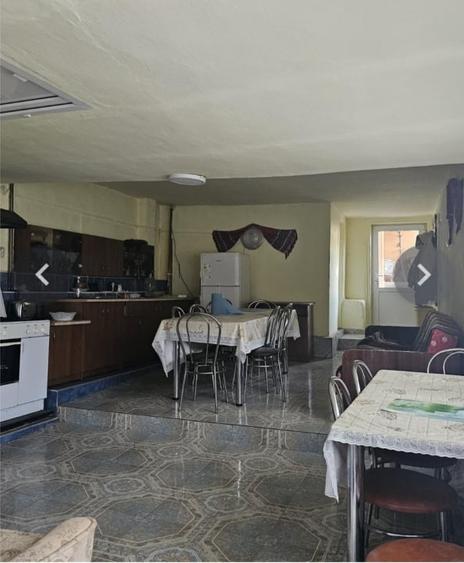 Casă individuală cu 10 camere cu Canalizare în Izbuc