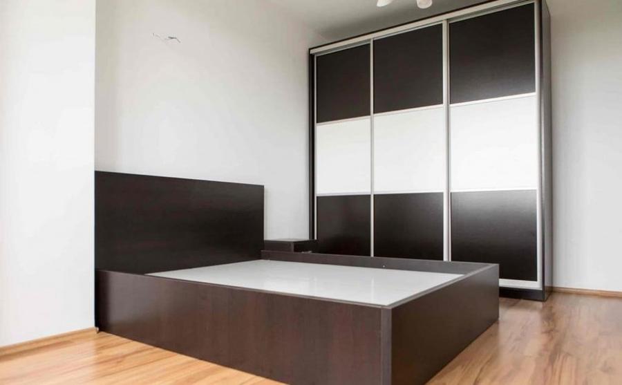 Apartament cu 3 camere decomandat în Tineretului