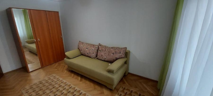 Apartament cu 3 camere decomandat, mobilat în Complex Studențesc