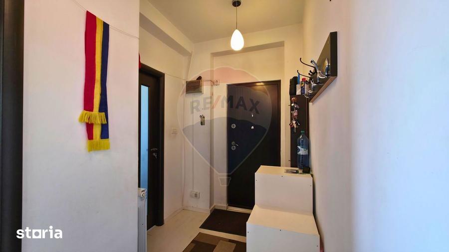 Apartament cu 3 camere semidecomandat în Eminescu