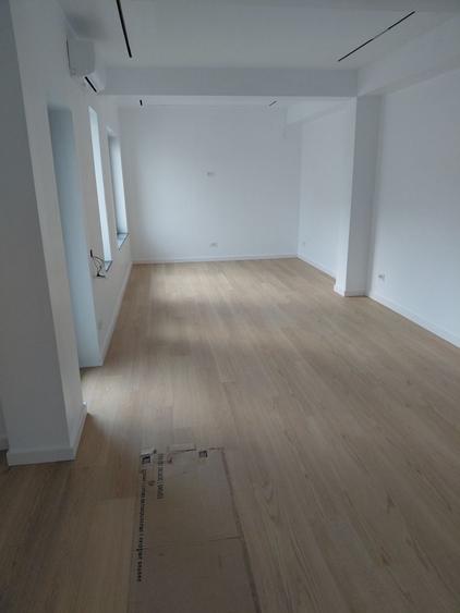 Spațiu comercial, de 160 mp, în Central