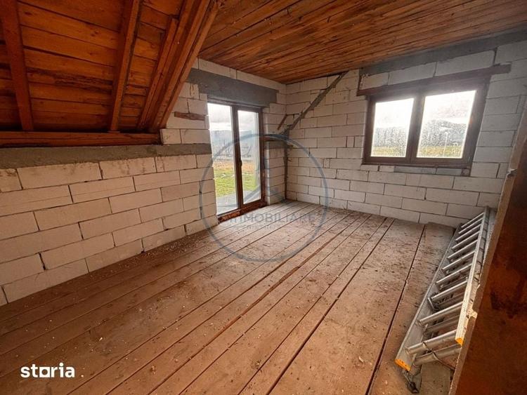 Casă cu 5 camere cu Teren 2900 Mp în Șieu