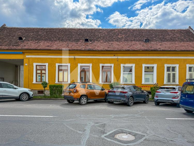 Garsonieră decomandată, mobilată în Centrul Istoric