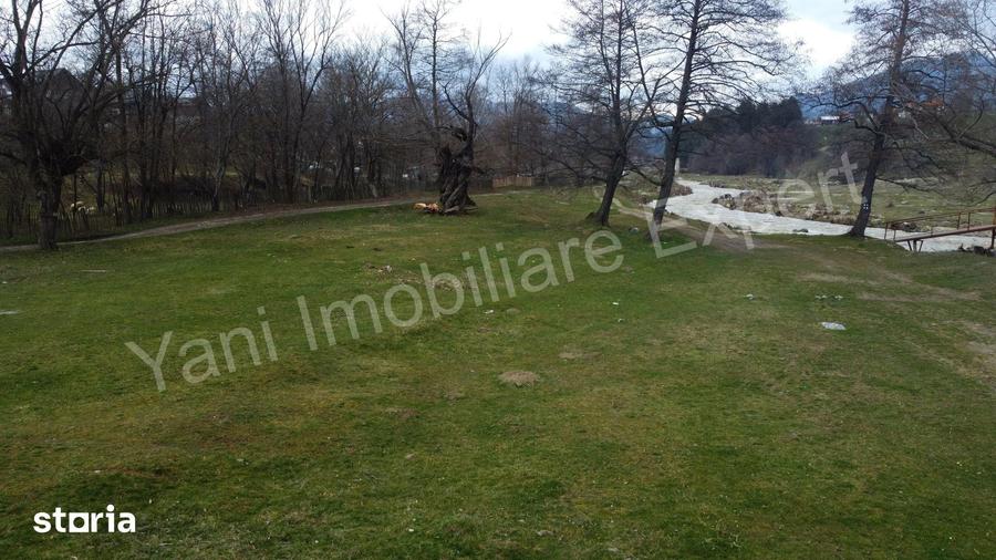 Teren de 3000 mp, în Corbeni