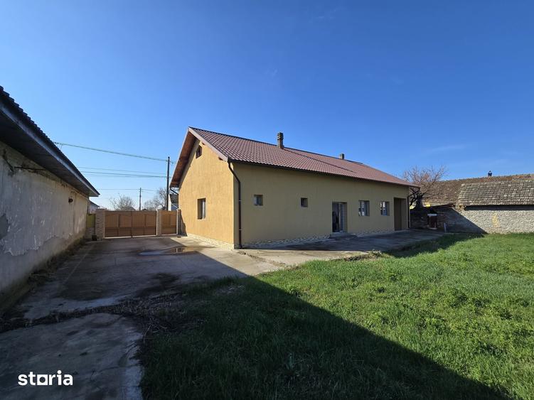 Casă cu 7 camere cu Teren 1775 Mp în Zădăreni