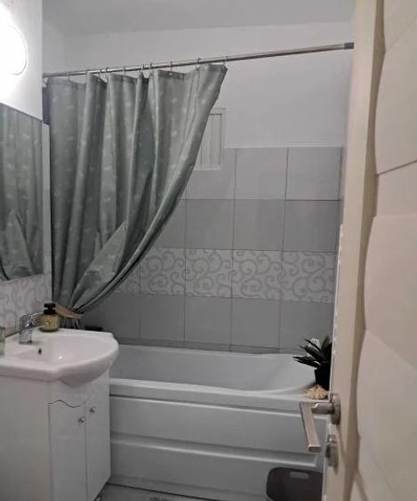 Apartament cu 2 camere decomandat în Casa de Cultură