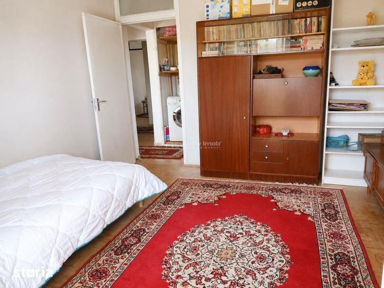 Apartament cu 3 camere decomandat în Traian