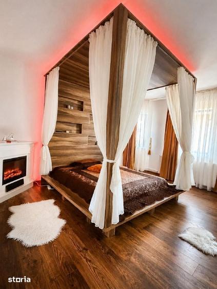 Casă cu 4 camere semidecomandat cu Teren 500 Mp în Central