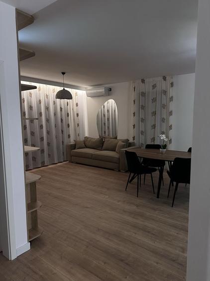 Apartament cu 2 camere decomandat în Florești