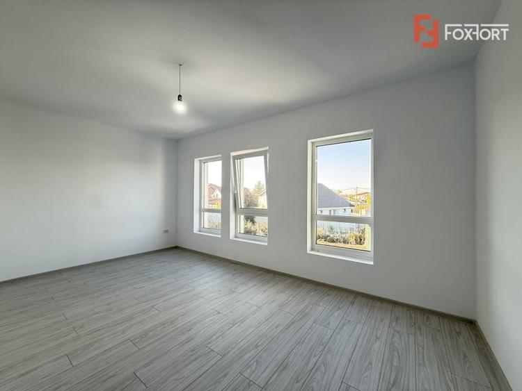 Duplex cu 4 camere cu Canalizare în Săcălaz