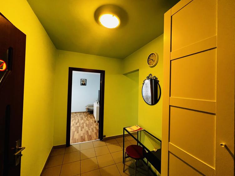 Apartament cu 3 camere decomandat, mobilat în Drumul Taberei