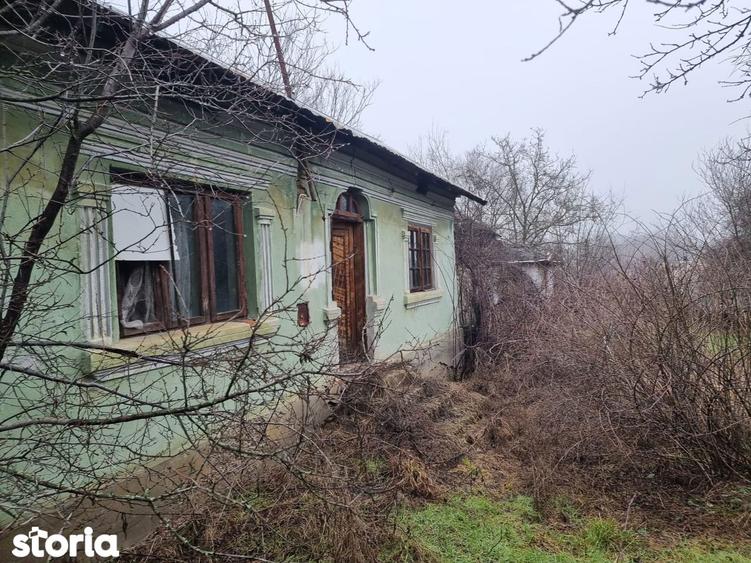 Casă cu 2 camere cu Teren 775 Mp în Dragodana