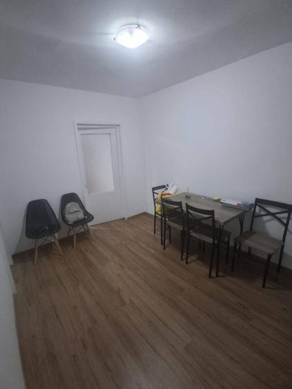 Apartament cu 2 camere decomandat în Ostroveni